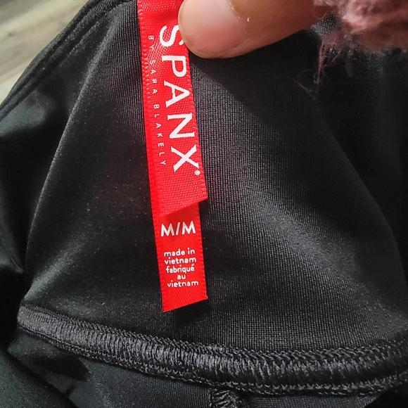 SPANX Leggings Black and Gray - Metallic - Picture 7 of 11